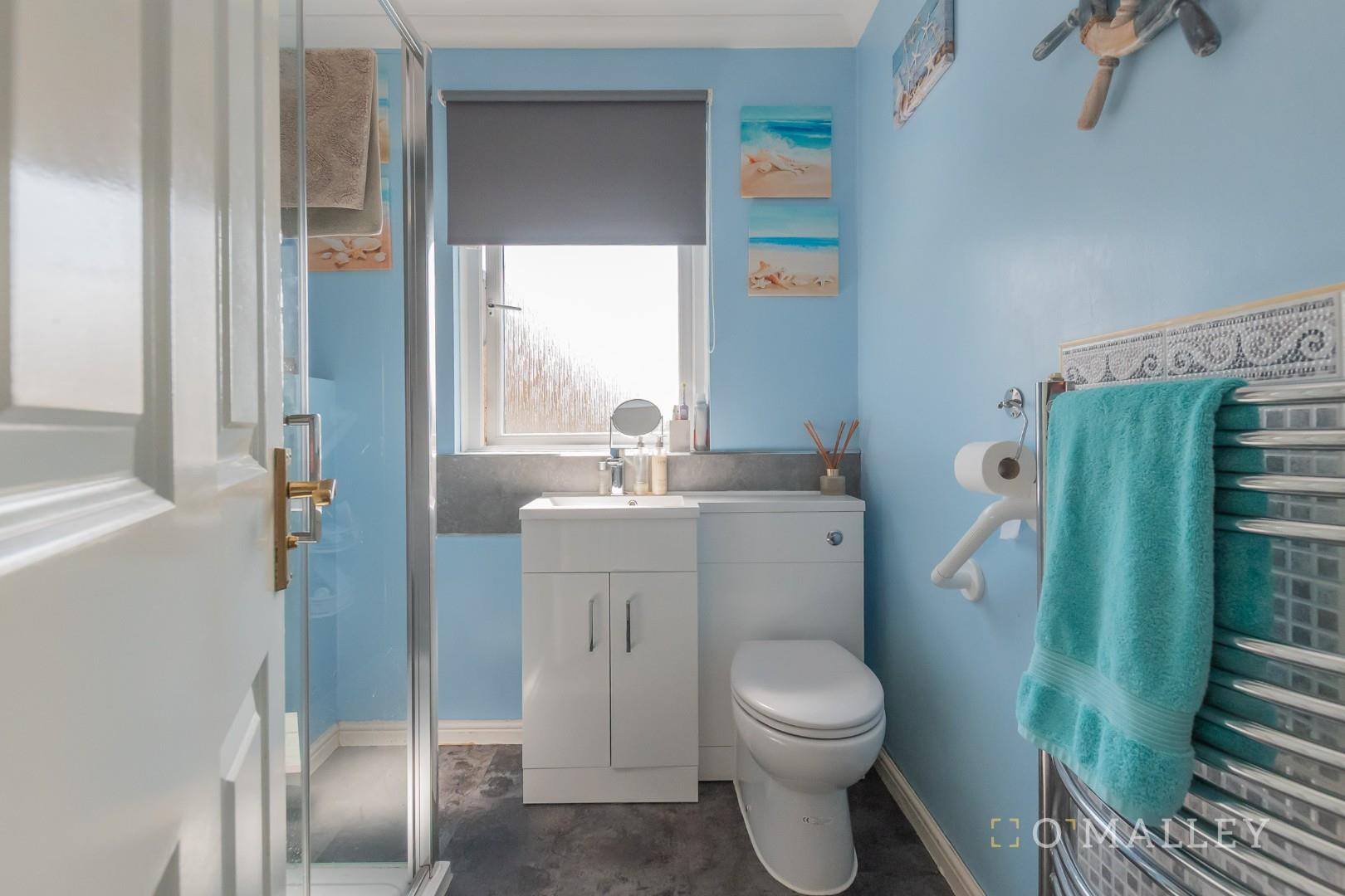 24. Bathroom 1.jpg